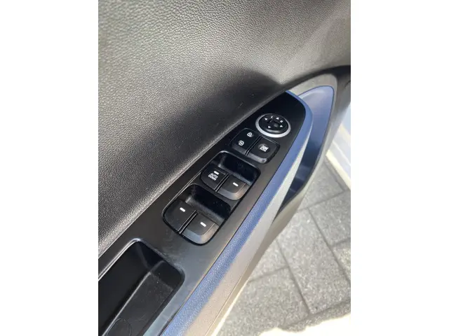 Hyundai i10 1.0i i-Motion Comfort 2017 Benzine 11