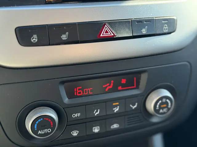 Kia Venga Automaat 1.6 CVVT ComfortLine 2018 Benzine 29