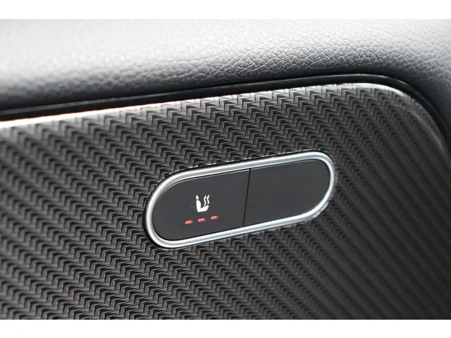 Mercedes-Benz B-Klasse 180 AMG 2019 Benzine 9