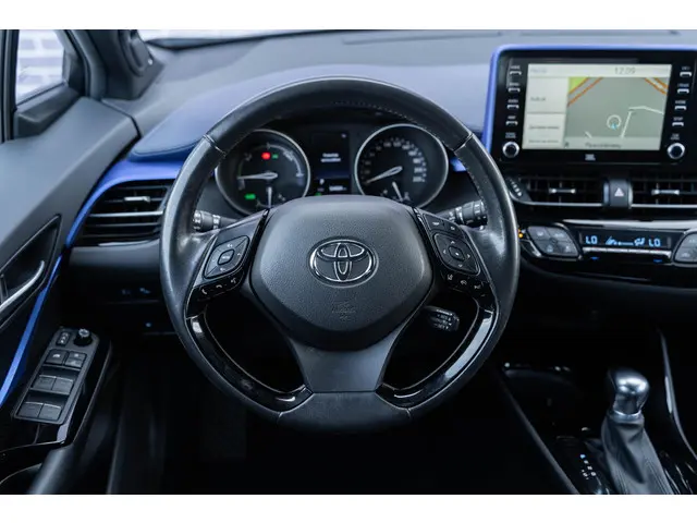 Toyota C-HR 2.0 Hybrid Bi-Tone 2020 Hybride Benzine 38