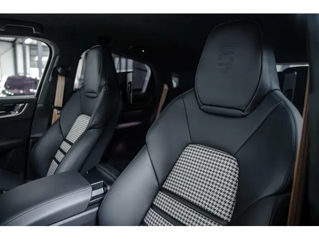 Porsche Cayenne Coupé E-Hybrid 2023 Hybride Benzine 28