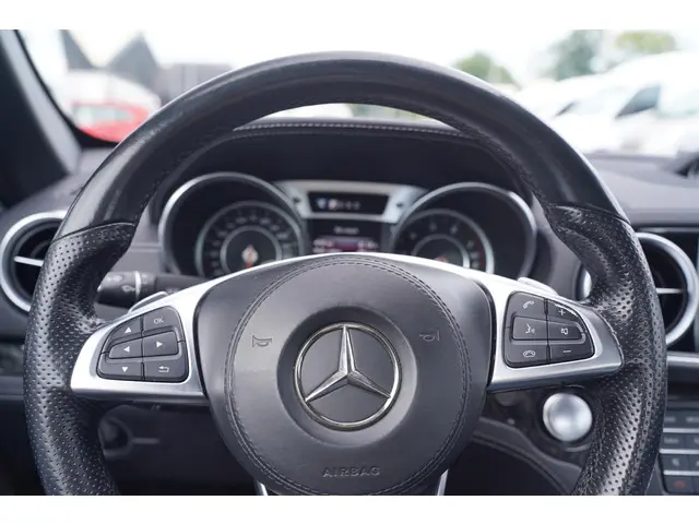 Mercedes-Benz SL 500 2017 Benzine 45