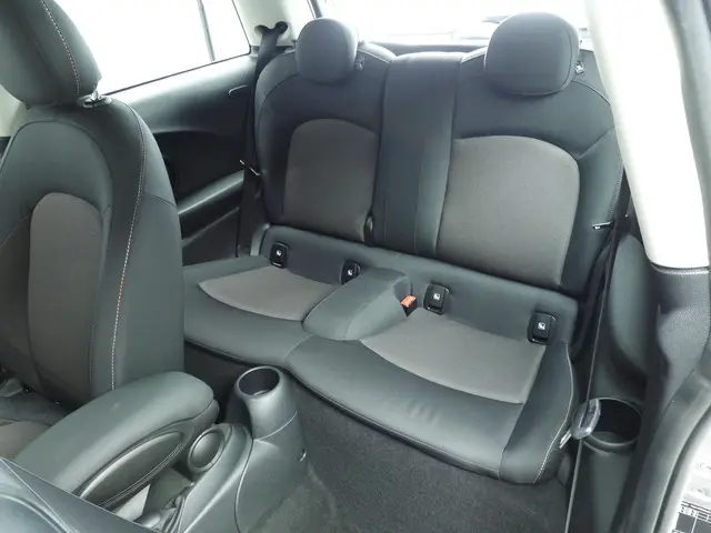 MINI 3-Deurs Cooper 2023 Benzine 8