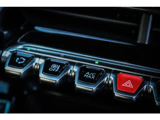 Peugeot 208 1.2 PureTech Active 2020 Benzine 8