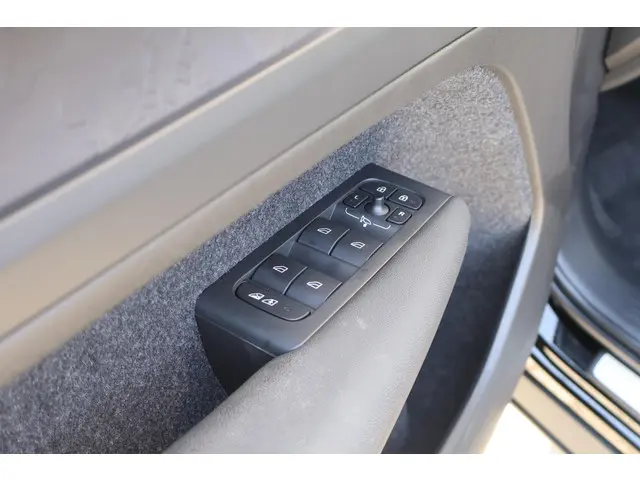 Volvo C40 Recharge Plus 69 kWh 2023 Elektrisch 31