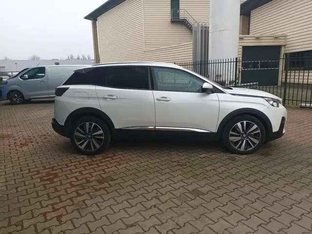Peugeot 3008 1.2 PureTech Blue Lease Premium 2020 Benzine 3