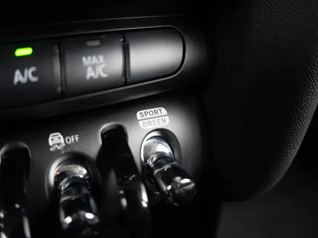 MINI 5-Deurs One Business Edition 2021 Benzine 23