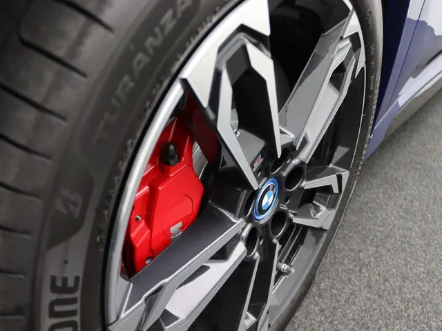 BMW X1 xDrive25e 2025 Hybride Benzine 9