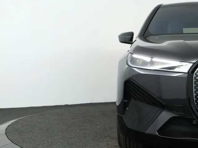 BMW iX xDrive40 2025 Elektrisch 27