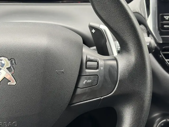 Peugeot 208 1.2 e-VTi Blue Lease 2013 Benzine 17