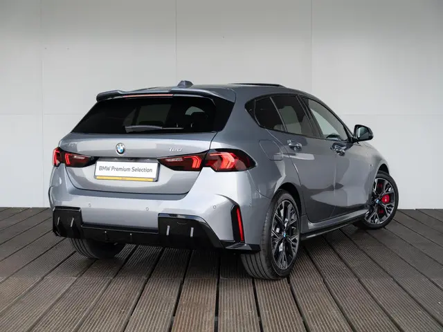 BMW 1 Serie 120 2025 Benzine 2