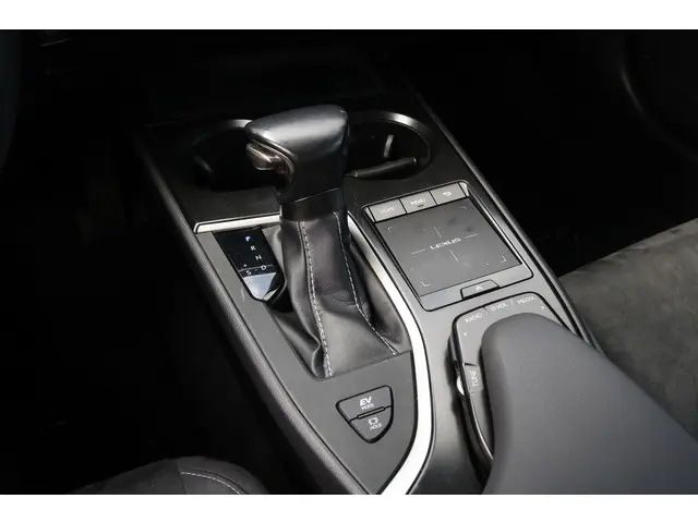 Lexus UX 250h Business Line 2020 Hybride Benzine 20