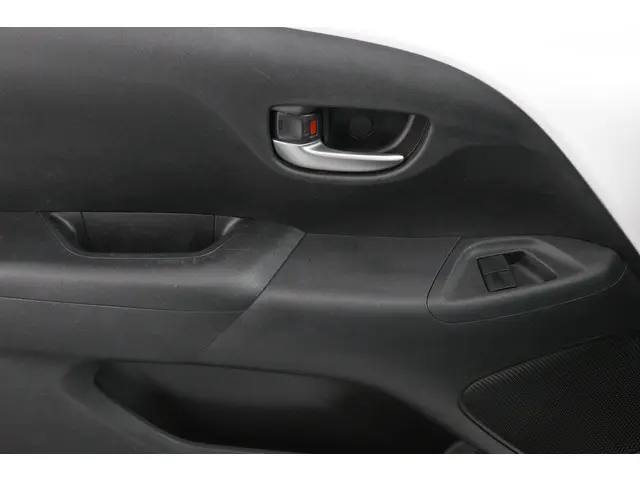 Toyota Aygo 1.0 VVT-i x-play 2022 Benzine 27