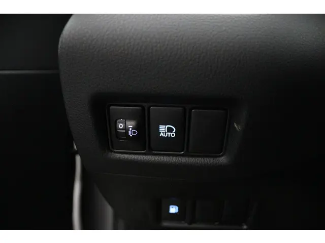 Toyota C-HR 1.2 Bi-Tone 2017 Benzine 29