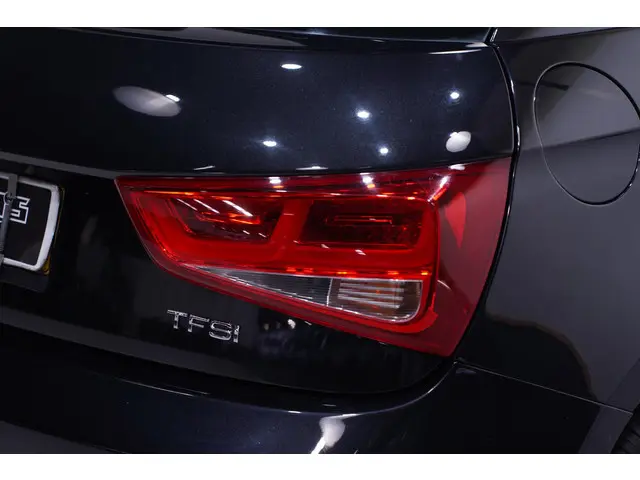 Audi A1 1.2 TFSI Attraction 2013 Benzine 16