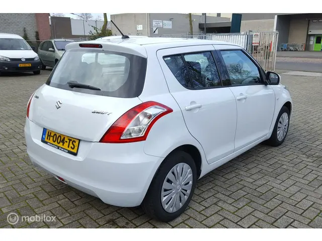 Suzuki Swift 1.2 Beat EASSS / 123040 km.(NAP) 2015 Benzine 7