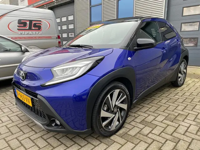 Toyota Aygo X 1.0 VVT-i S-CVT Envy cab. aut. 2022 Benzine 2