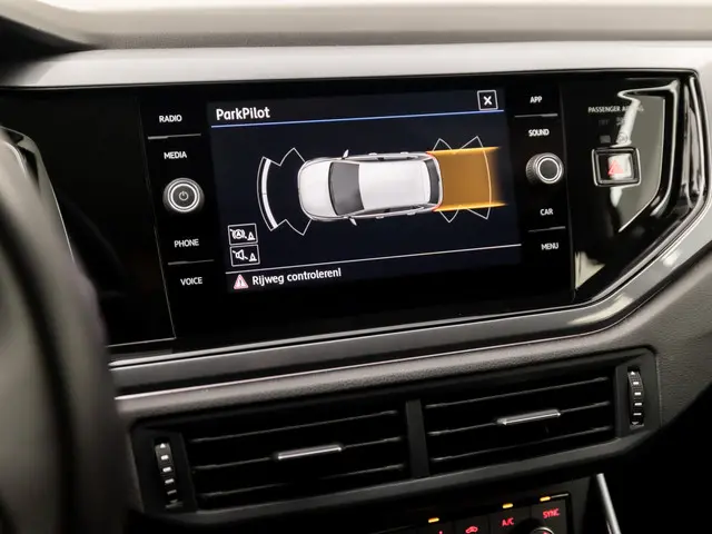 Volkswagen Polo 1.0 TSI Sportline 2018 Benzine 16