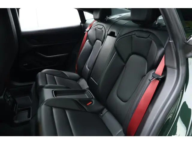 Porsche Taycan GTS 93 kWh 2023 Elektrisch 18