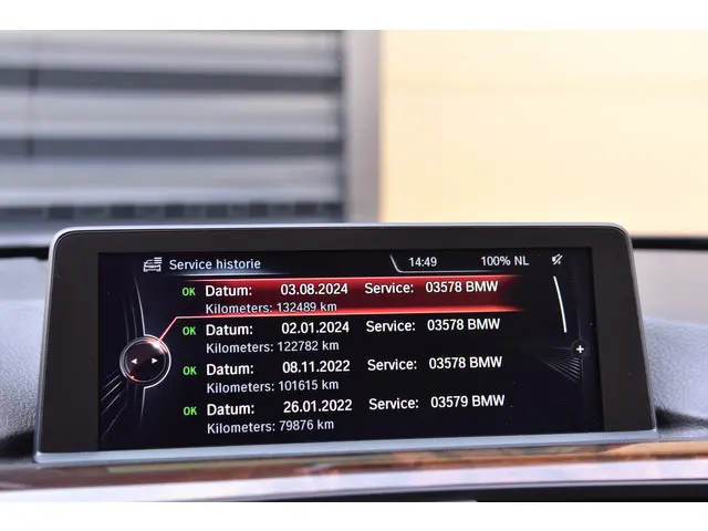 BMW 3 Serie 335i High Executive 2014 Benzine 23