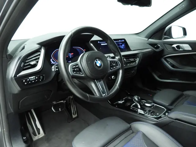 BMW 1 Serie 5-deurs 118i 2021 Benzine 6