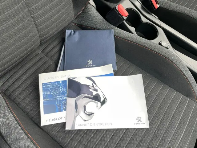 Peugeot 208 1.2 Turbo Active AUTOMAAT 2020 Benzine 33