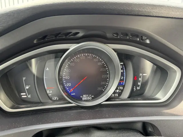 Volvo V40 1.5 T3 R-Design 2019 Benzine 8