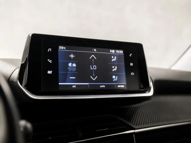Peugeot 2008 1.2 PureTech Sport 2020 Benzine 26