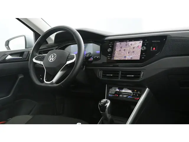 Volkswagen Polo 1.0 TSI 95pk Life Edition 2024 Benzine 18