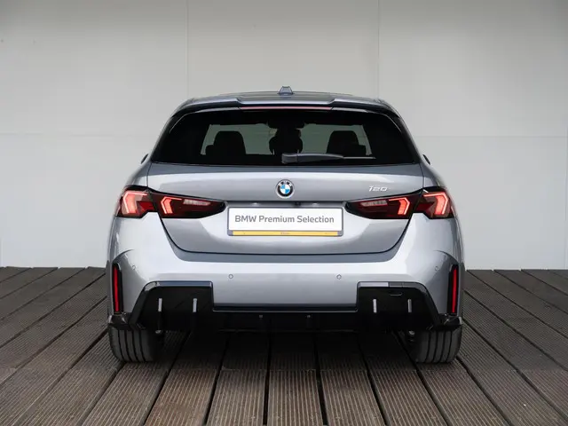 BMW 1 Serie 120 2025 Benzine 5