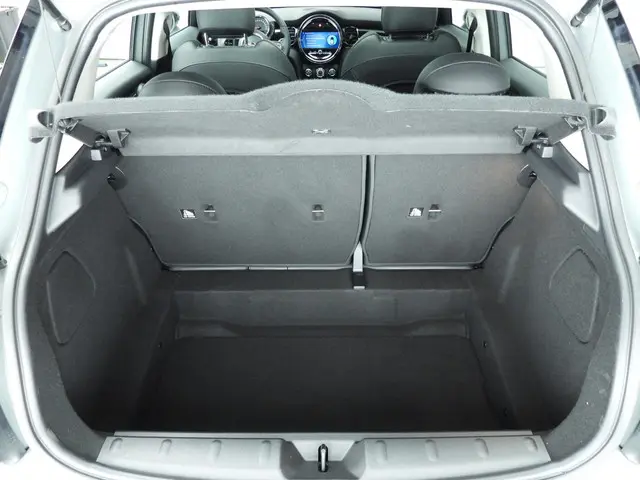 MINI 5-Deurs Cooper 2022 Benzine 9