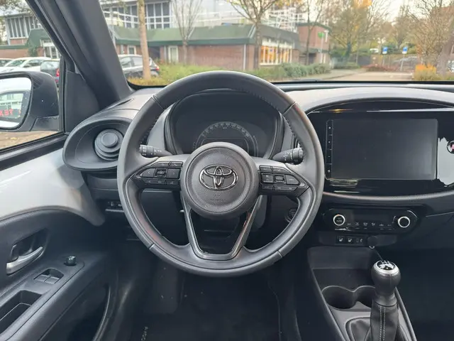 Toyota Aygo X 1.0 VVT-i MT Play 2024 Benzine 12