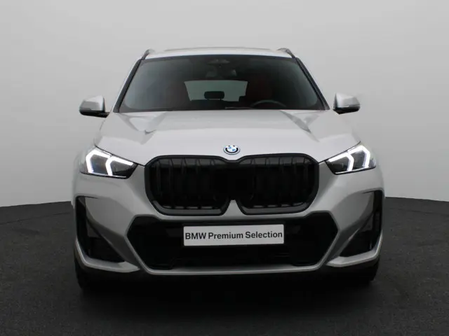 BMW X1 xDrive25e 2023 Hybride Benzine 3
