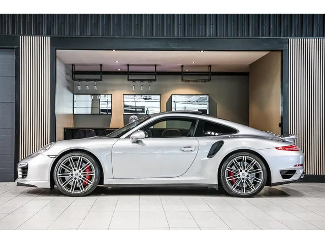 Porsche 911 3.8 Turbo Approved t/m 05-06-2027 2013 Benzine 7