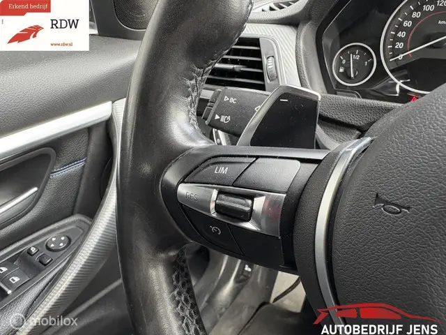 BMW 3 Serie Touring 320i M Sport Edition 2019 Benzine 8