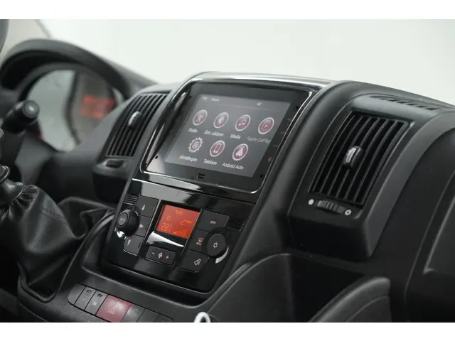 Citroën Jumper 2.2 BlueHDi 120 L2H2 3.0t 2023 Diesel 21