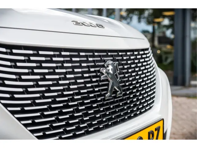 Peugeot e-2008 EV Allure Pack 50 kWh 2021 Elektrisch 16