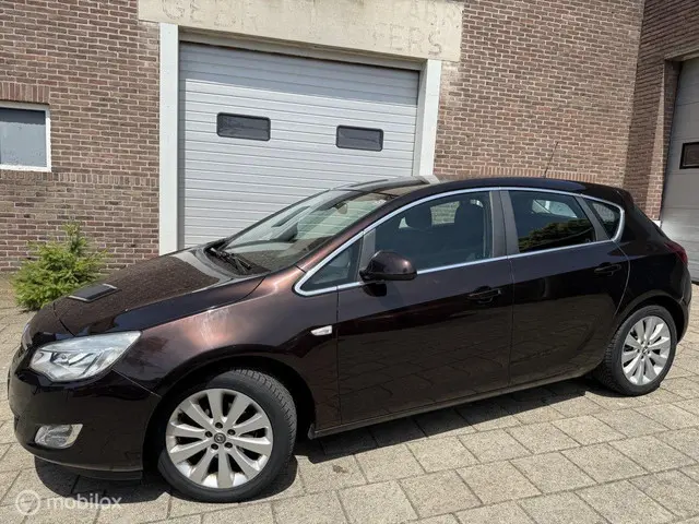 Opel Astra 2