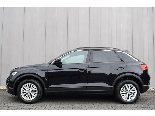 Volkswagen T-Roc 3