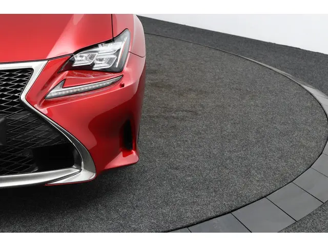 Lexus RC 300h F SPORT Line 2018 Hybride Benzine 33