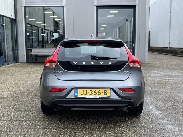 Volvo V40 2.0 T3 Momentum 2016 Benzine 20