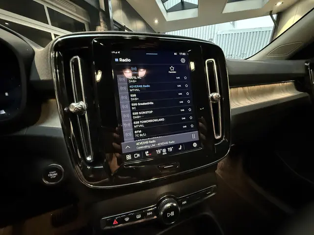 Volvo XC40 2.0 B3 Essential Edition 165PK 2025 Benzine 17