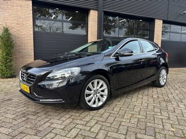 Volvo V40 1.6 T2 Momentum 2015 Benzine