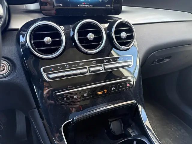 Mercedes-Benz GLC 300e 4MATIC 2020 Hybride Benzine 19