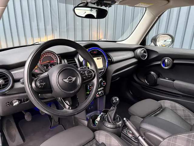 MINI Cooper Mini 1.5 Chili Serious Business 2016 Benzine 5