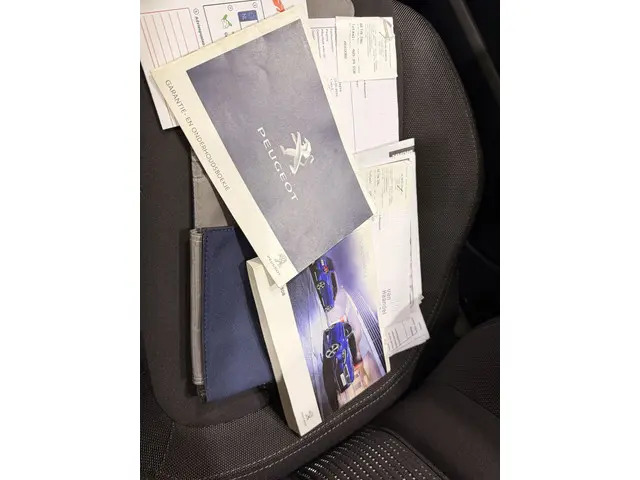 Peugeot 308 HB 1.2 Blue Lease Exe. Pano 2016 Benzine 20