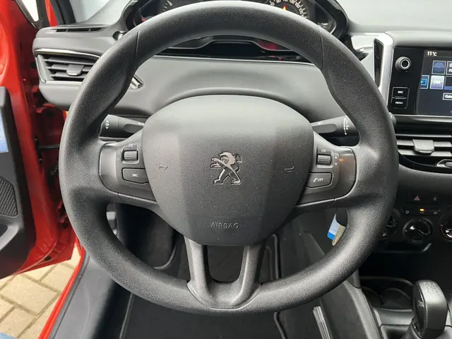 Peugeot 208 1.0 PureTech Access 2015 Benzine 10