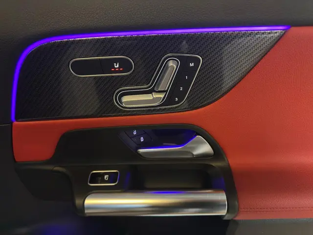 Mercedes-Benz GLA AMG 45 4MATIC+ 2021 Benzine 16