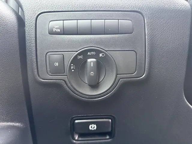 Mercedes-Benz Vito 116 1.9 CDI 2024 Diesel 25