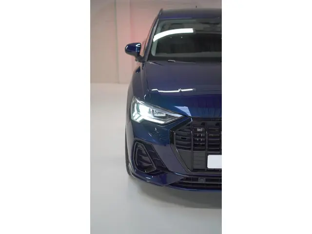 Audi Q3 45 TFSI e S line 2022 Hybride Benzine 12